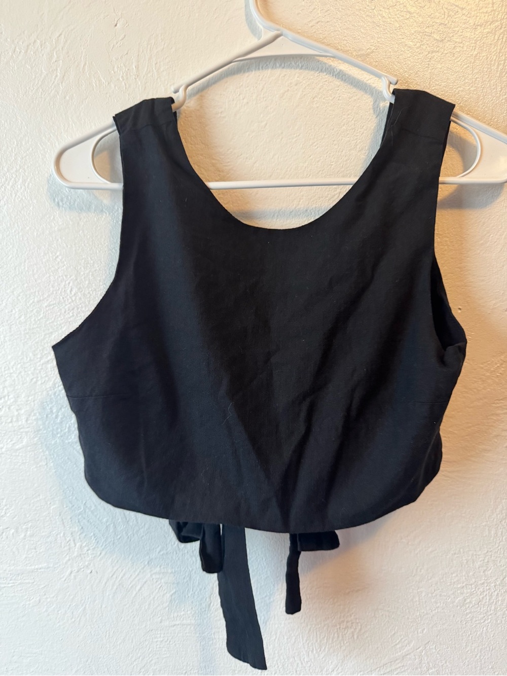 Showpo Black Women’s Tie-Back Crop Top -